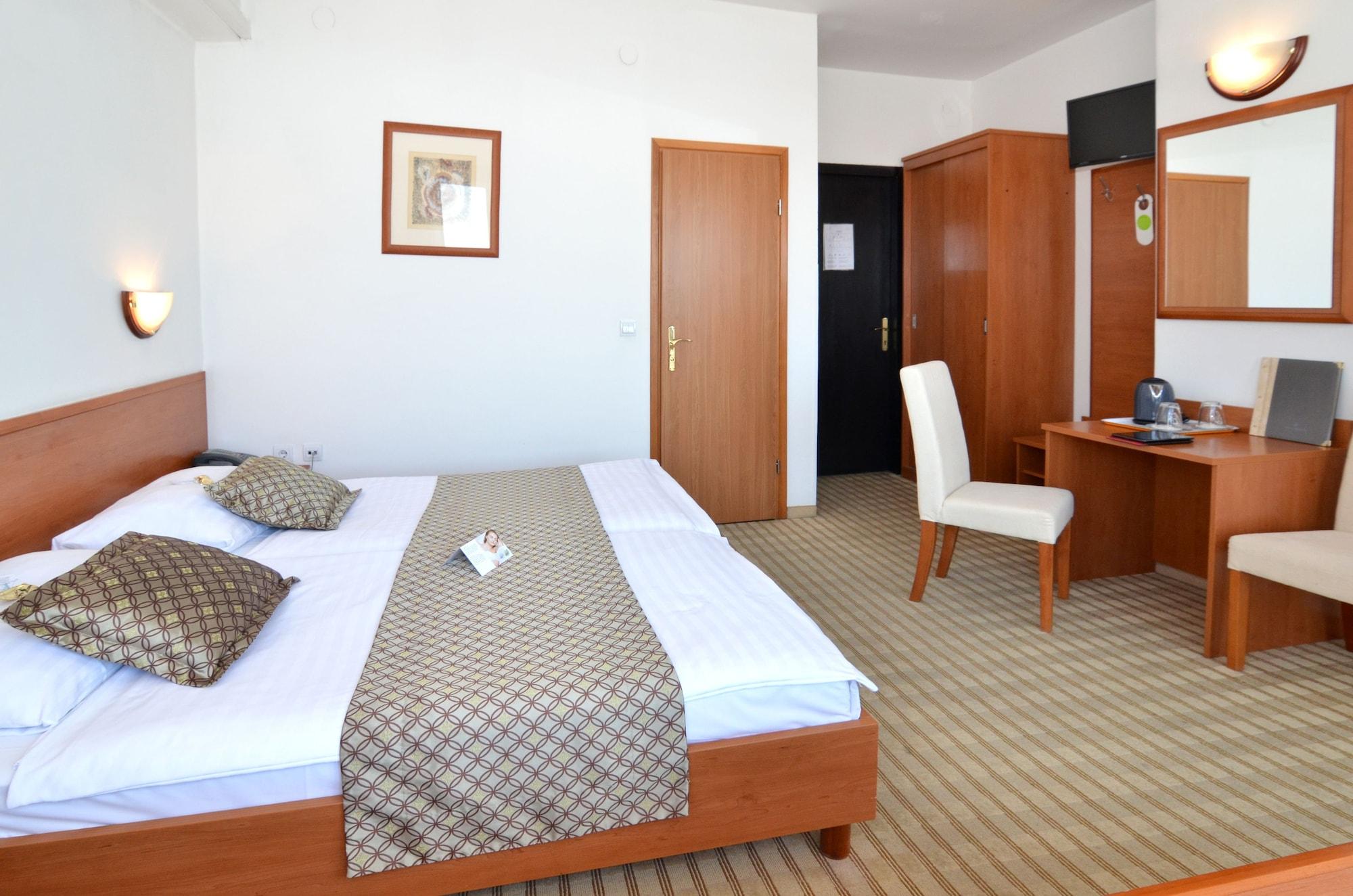 Hotel Neboder