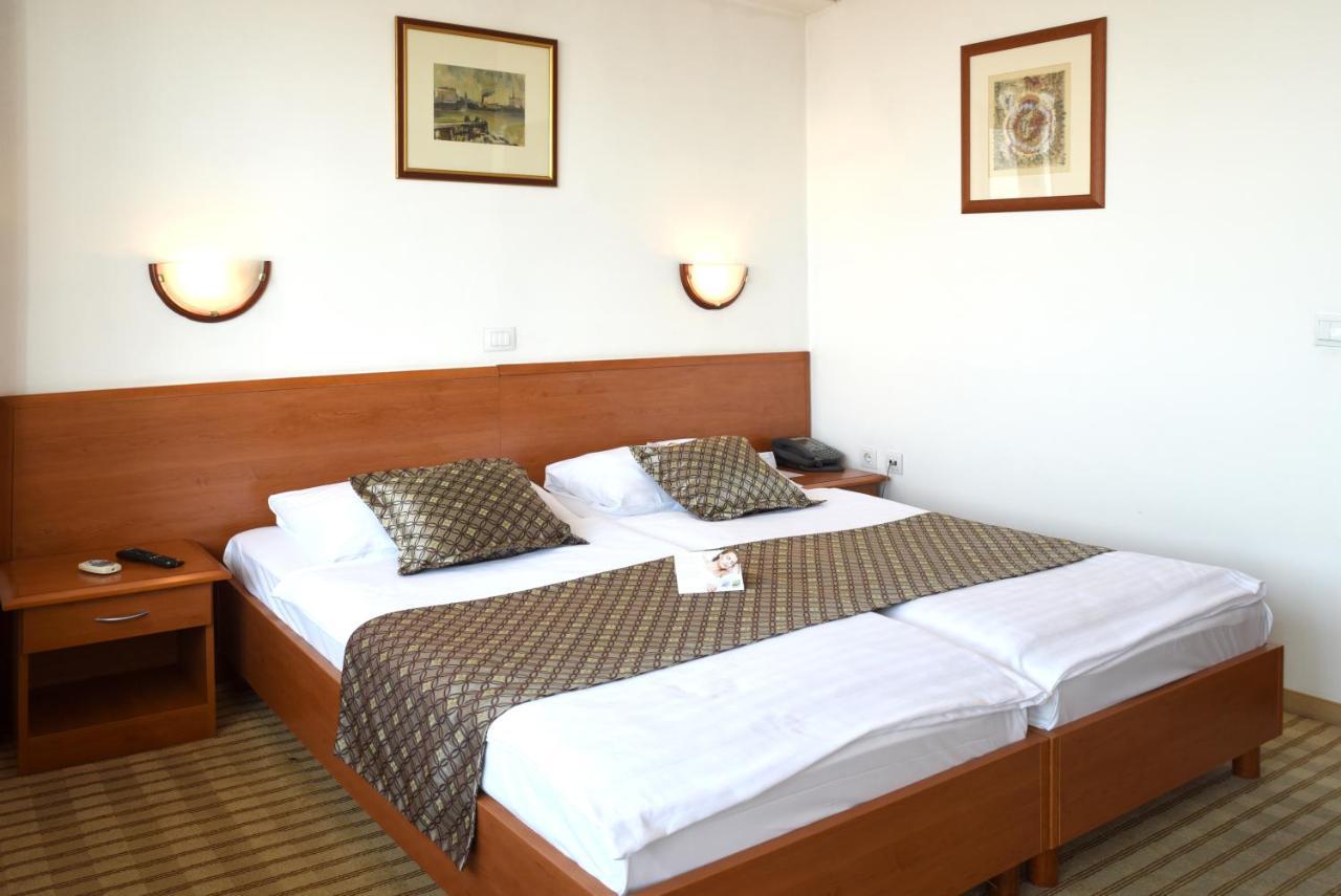 Hotel Neboder 3*