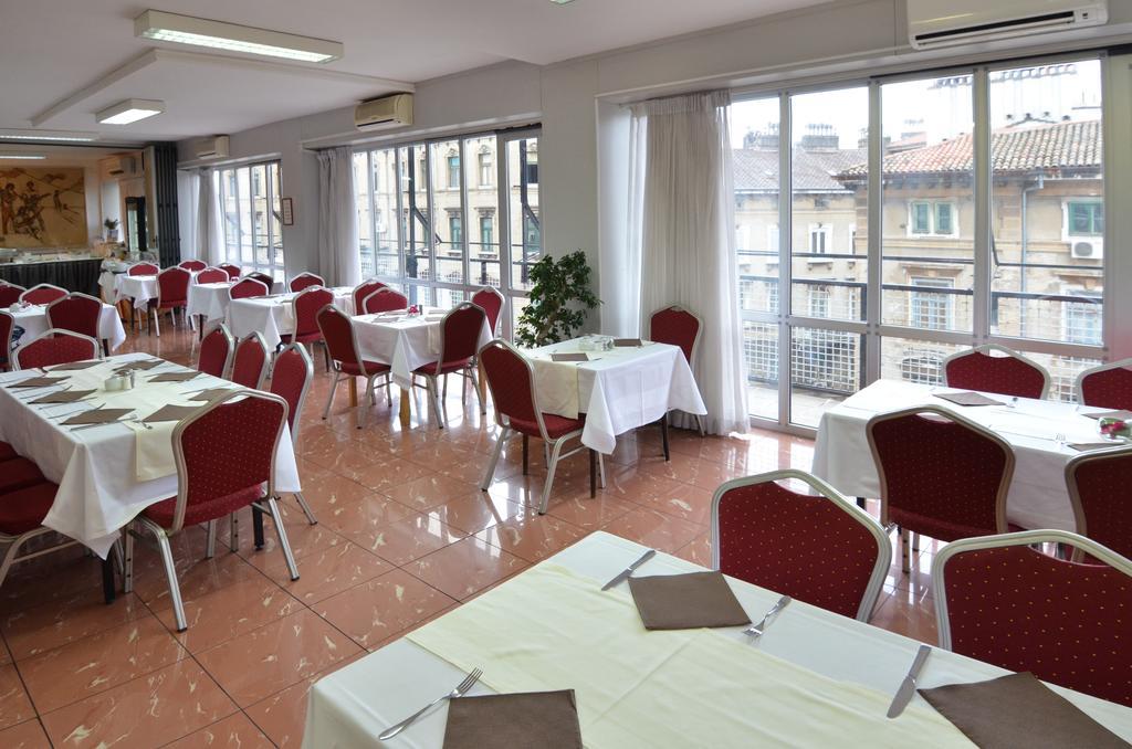 Hotel Neboder 3*